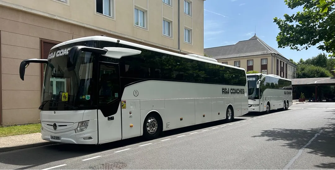 buses-of-RJ-coaches